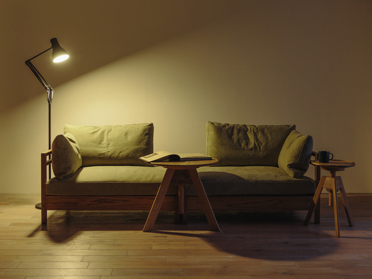 RIPOSO Couch 105