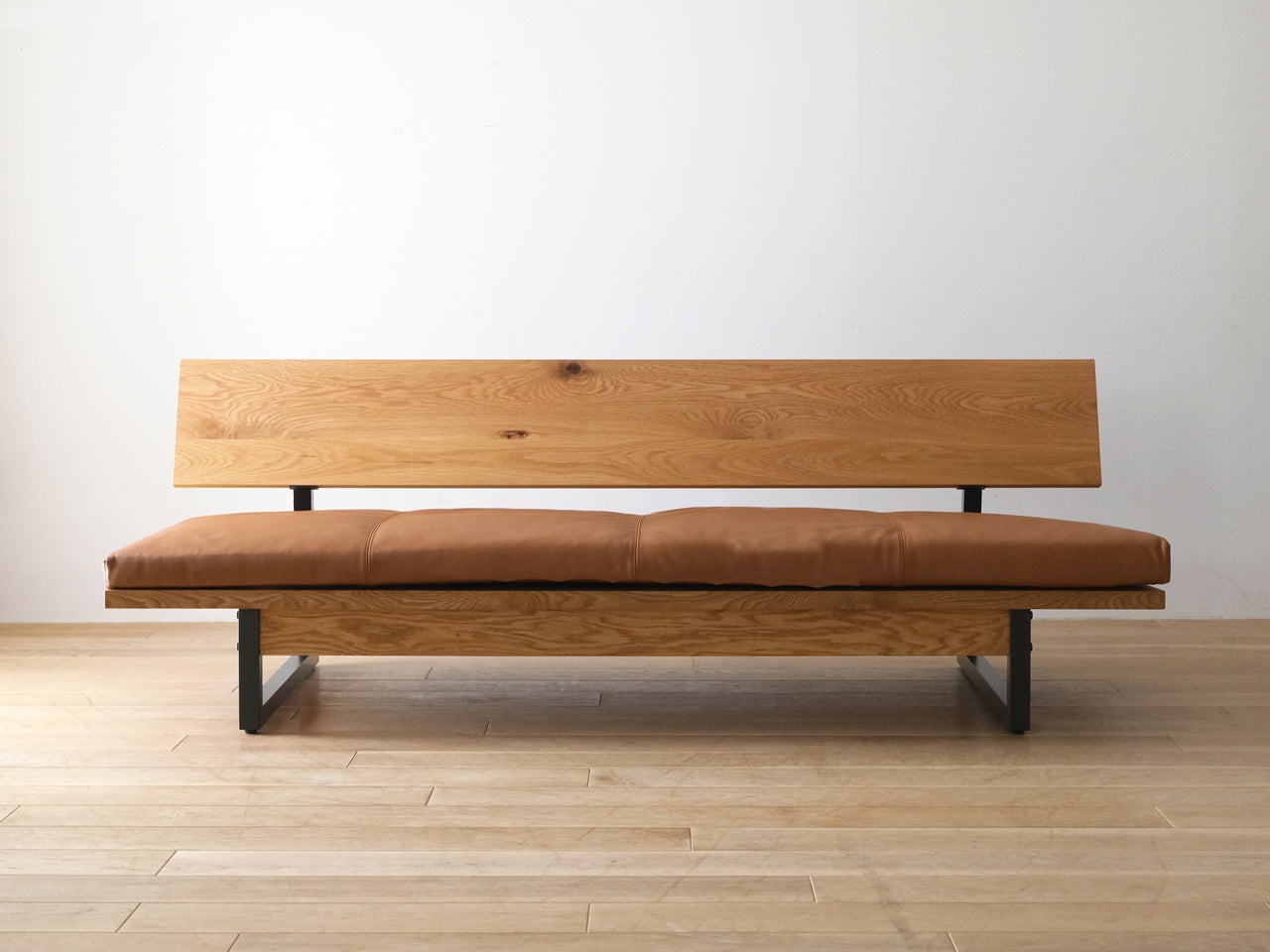 FREX Sofa 196
