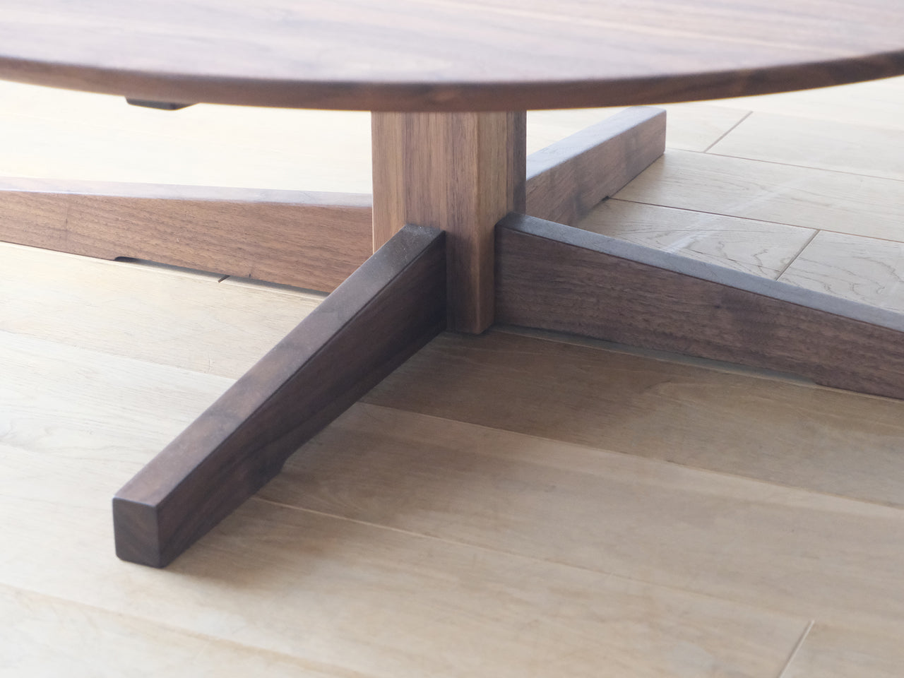 BASE サークルテーブル 077