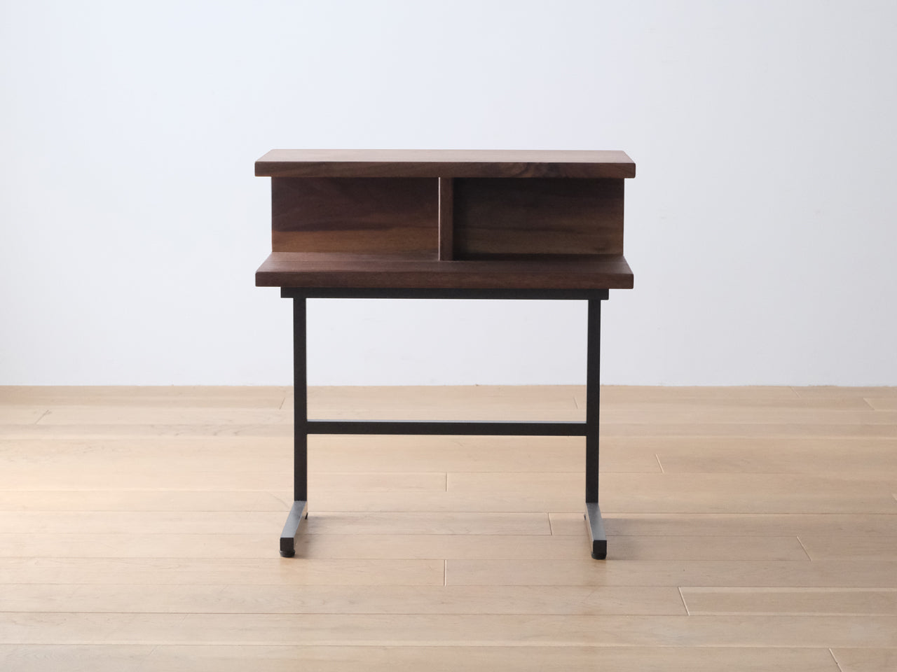 BASE サイドテーブル