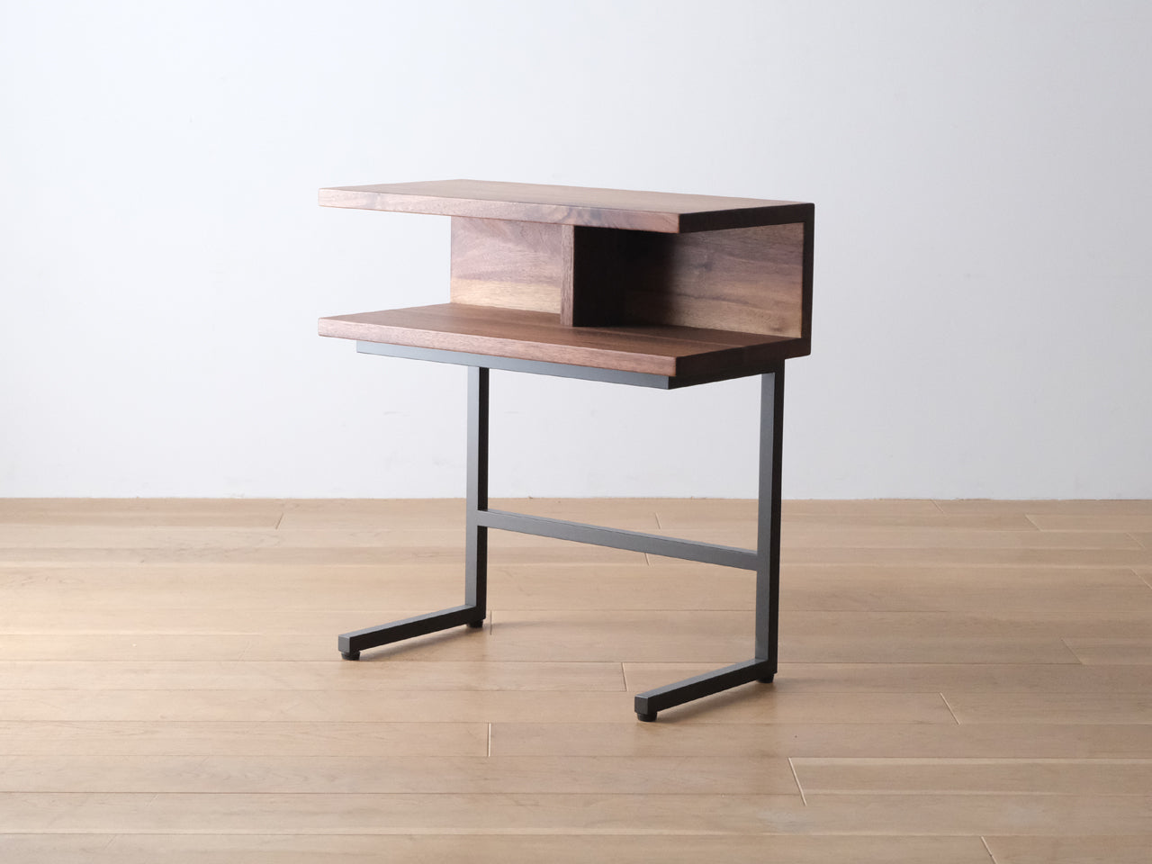 BASE サイドテーブル