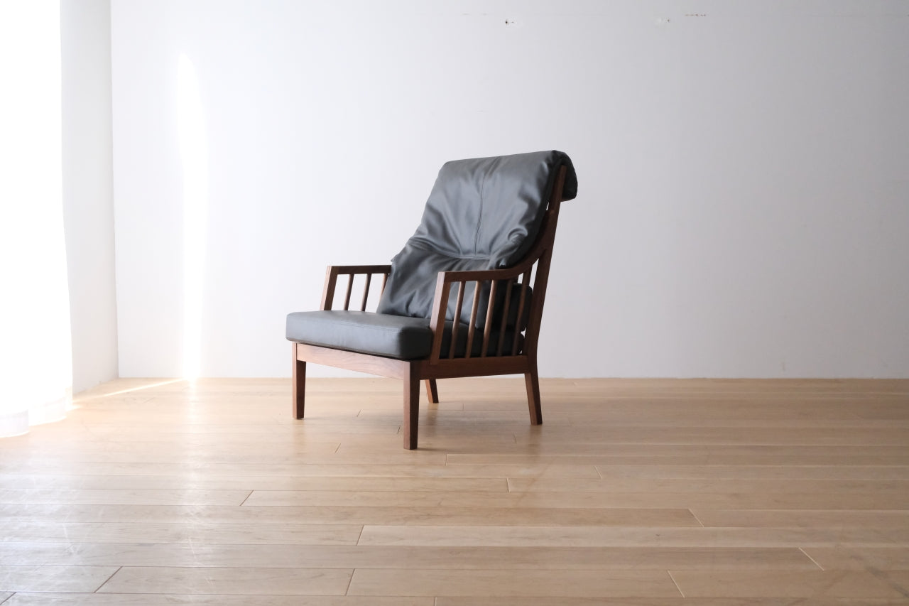 ASTA Armchair