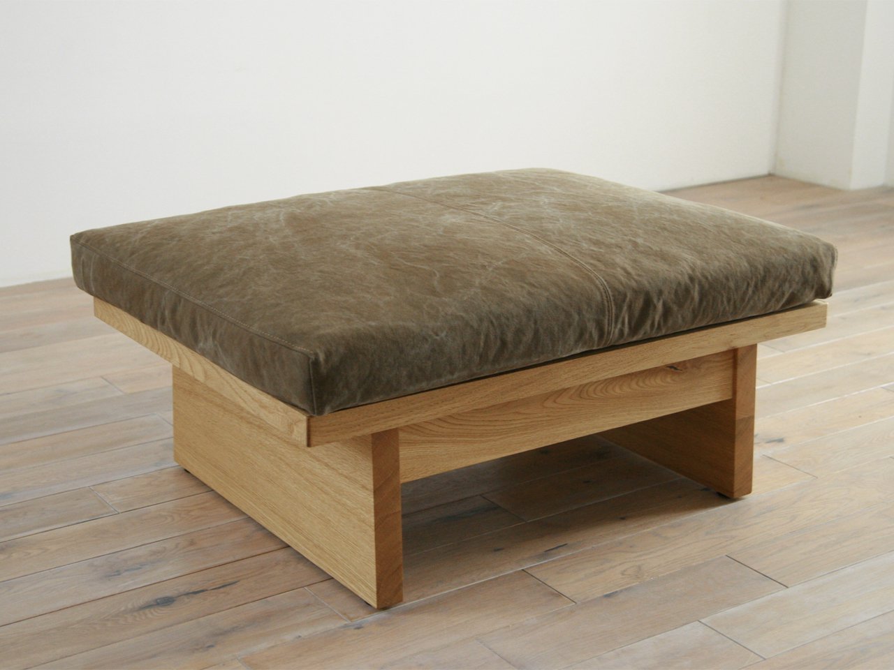 FREX Wood Ottoman 084