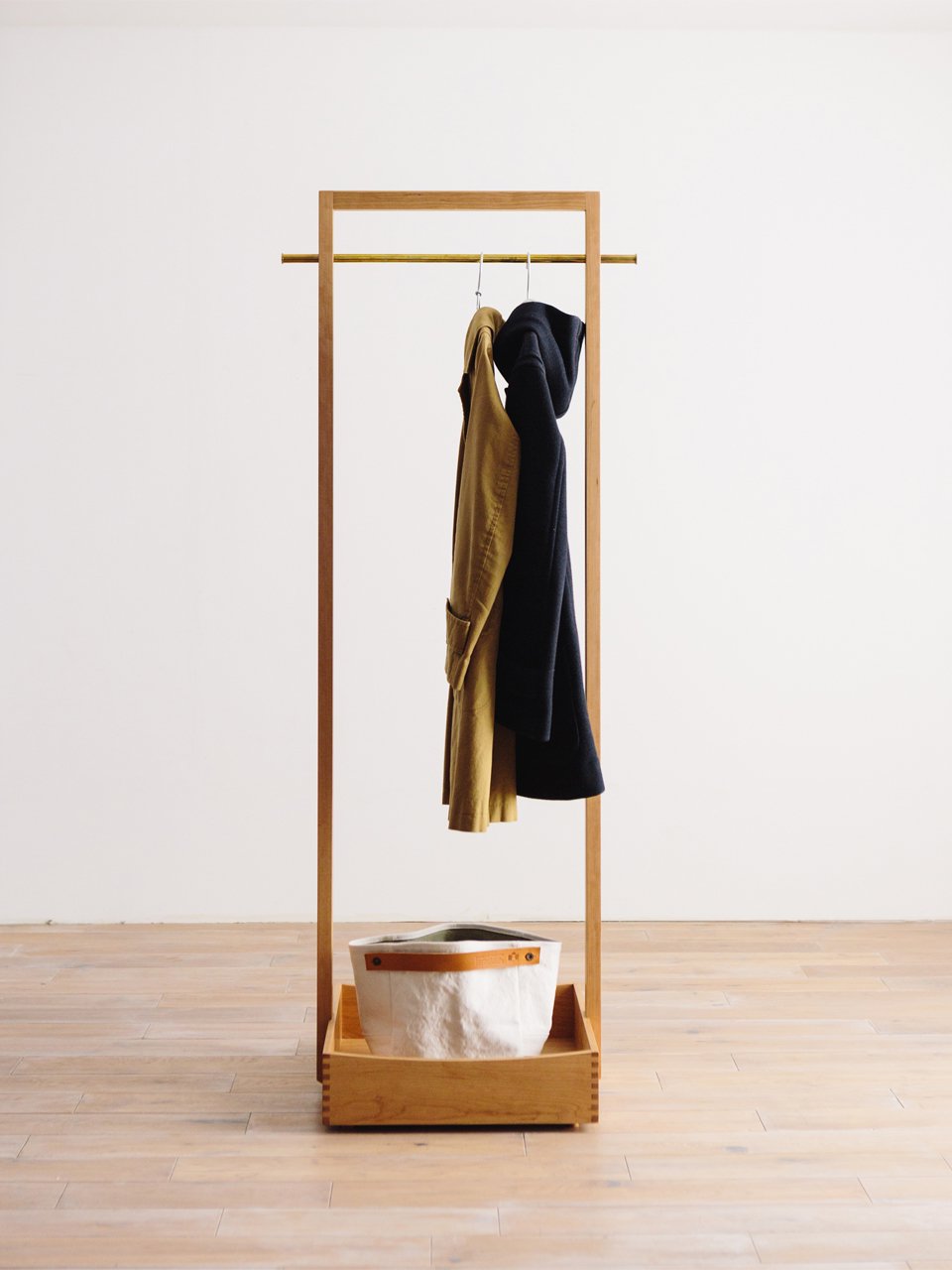 CORNICE coat hanger 062