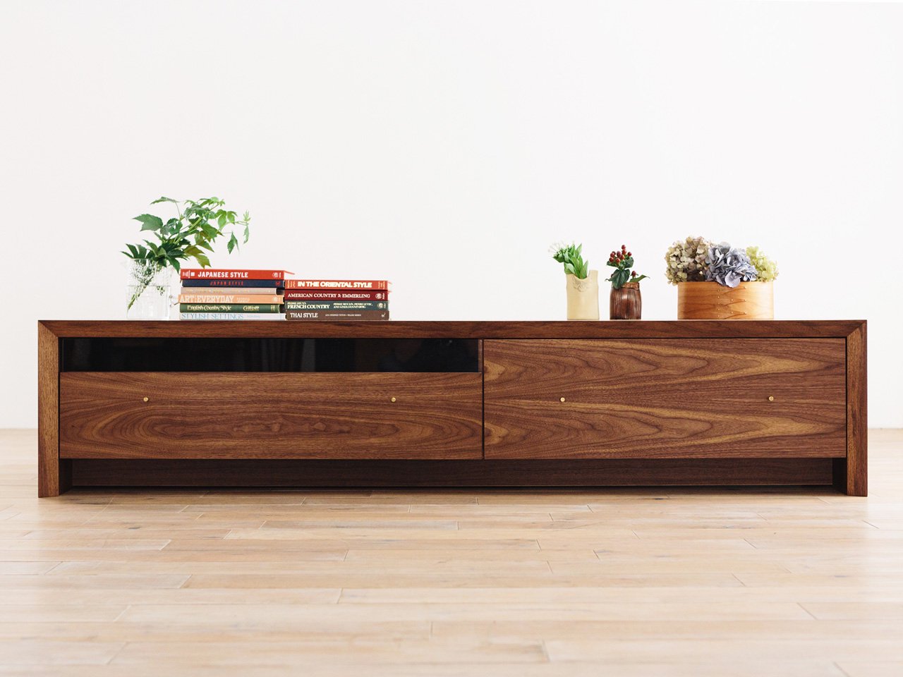 AMICO TV stand