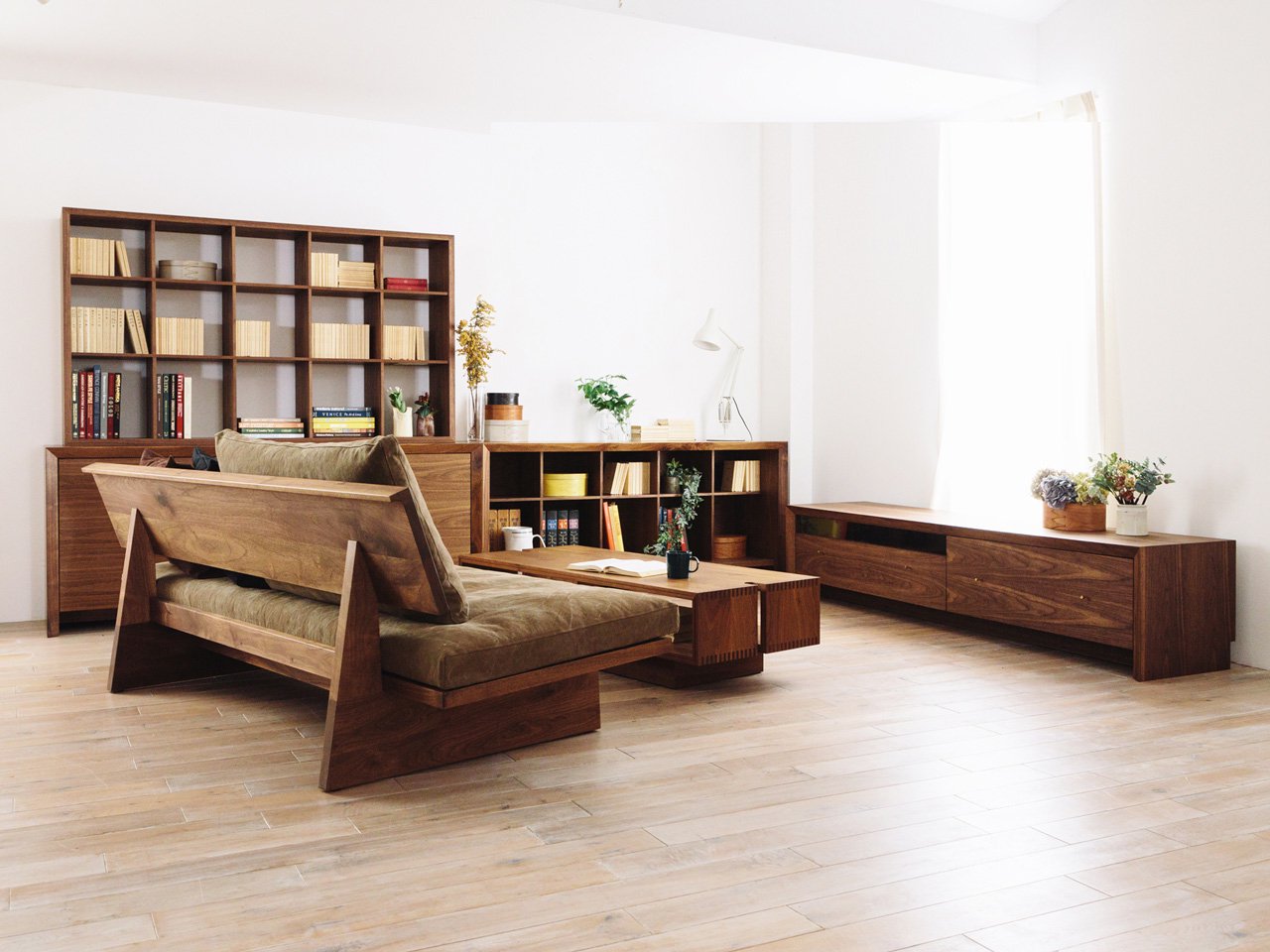 AMICO TV stand