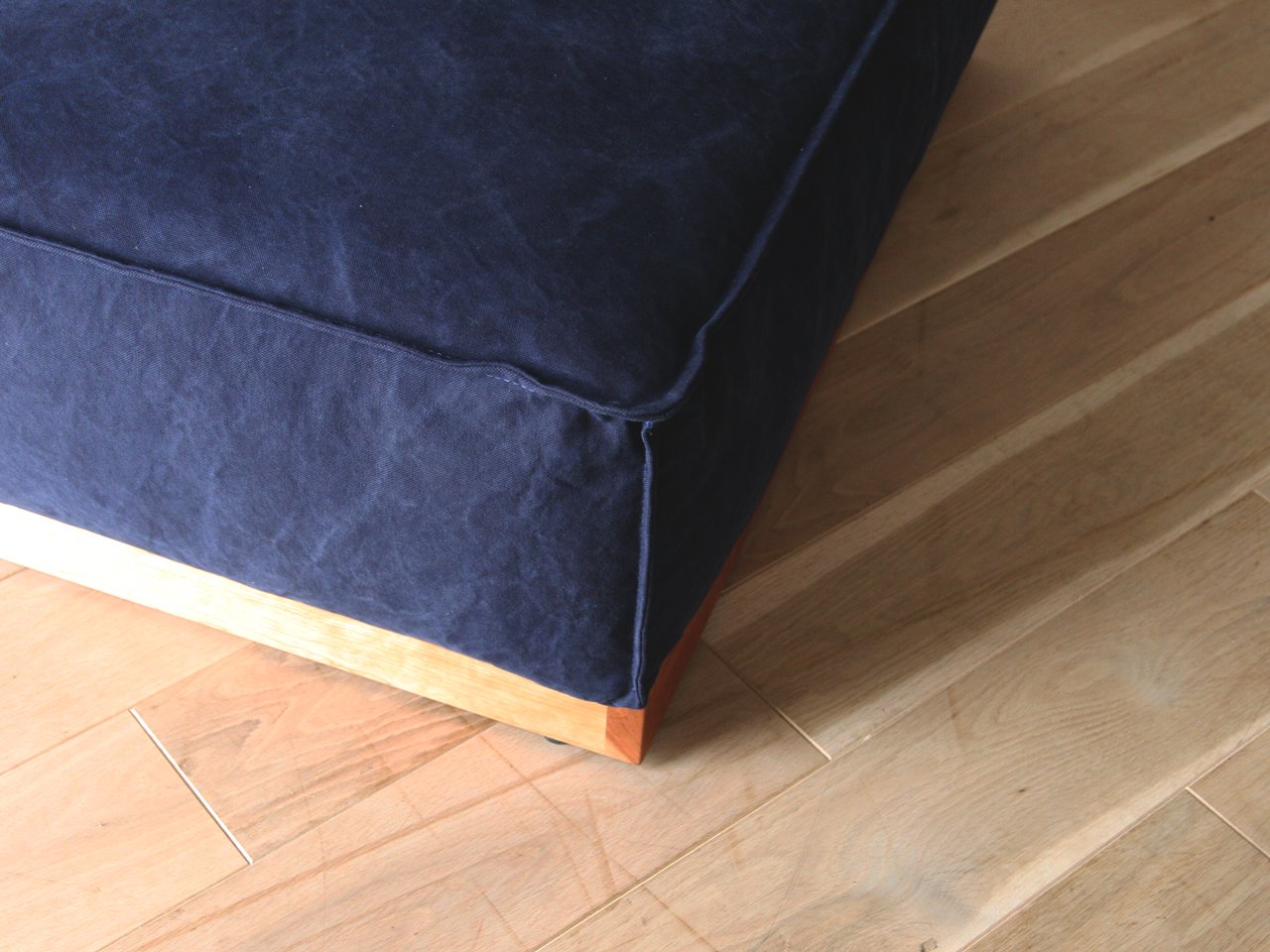 CORNICE Block Stool 096