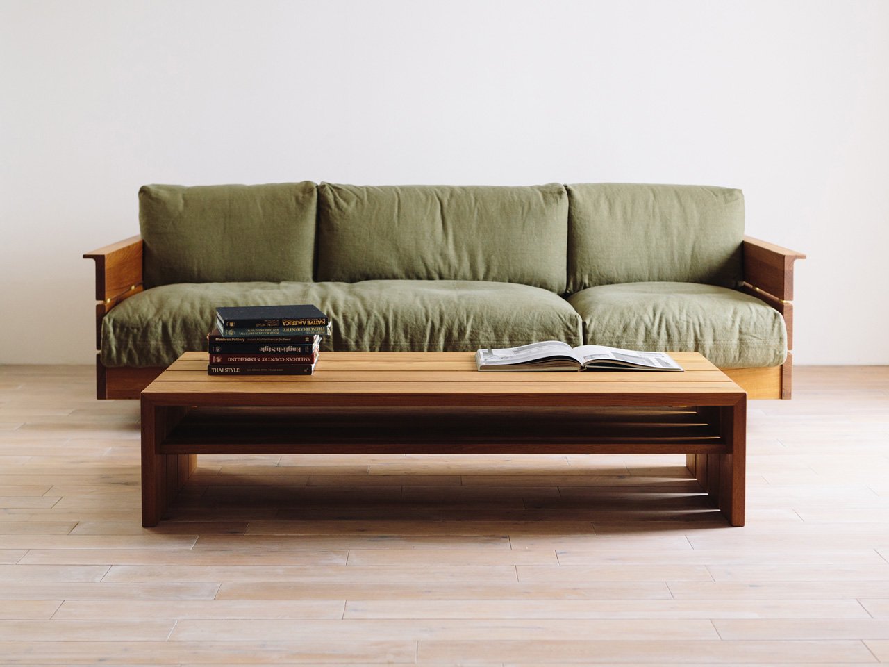 CAPO centre table