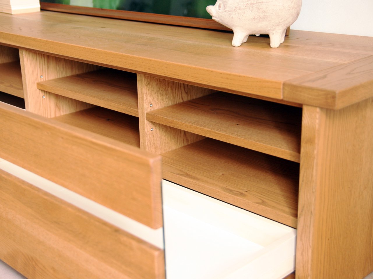 CIELO TV stand