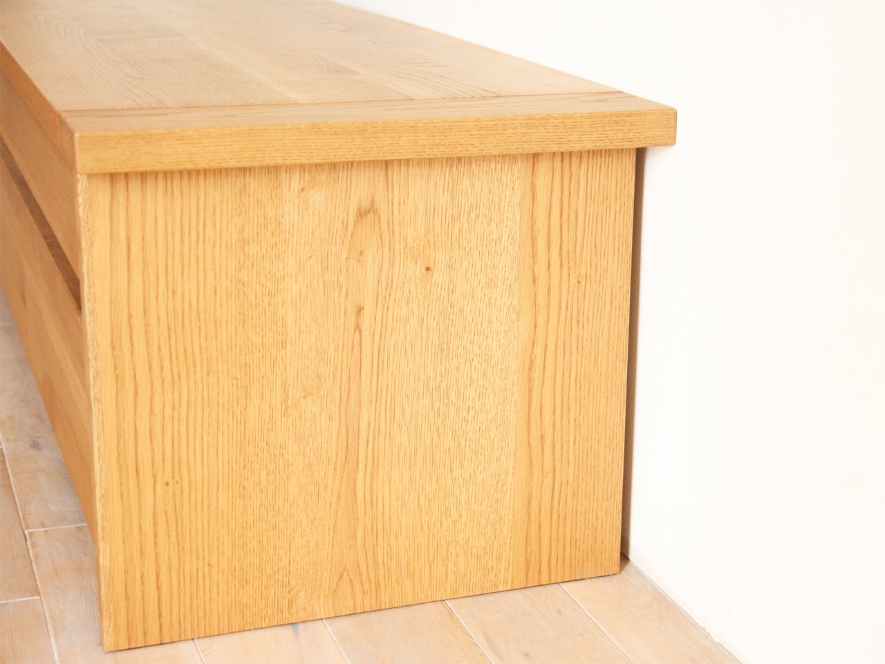 CIELO TV stand