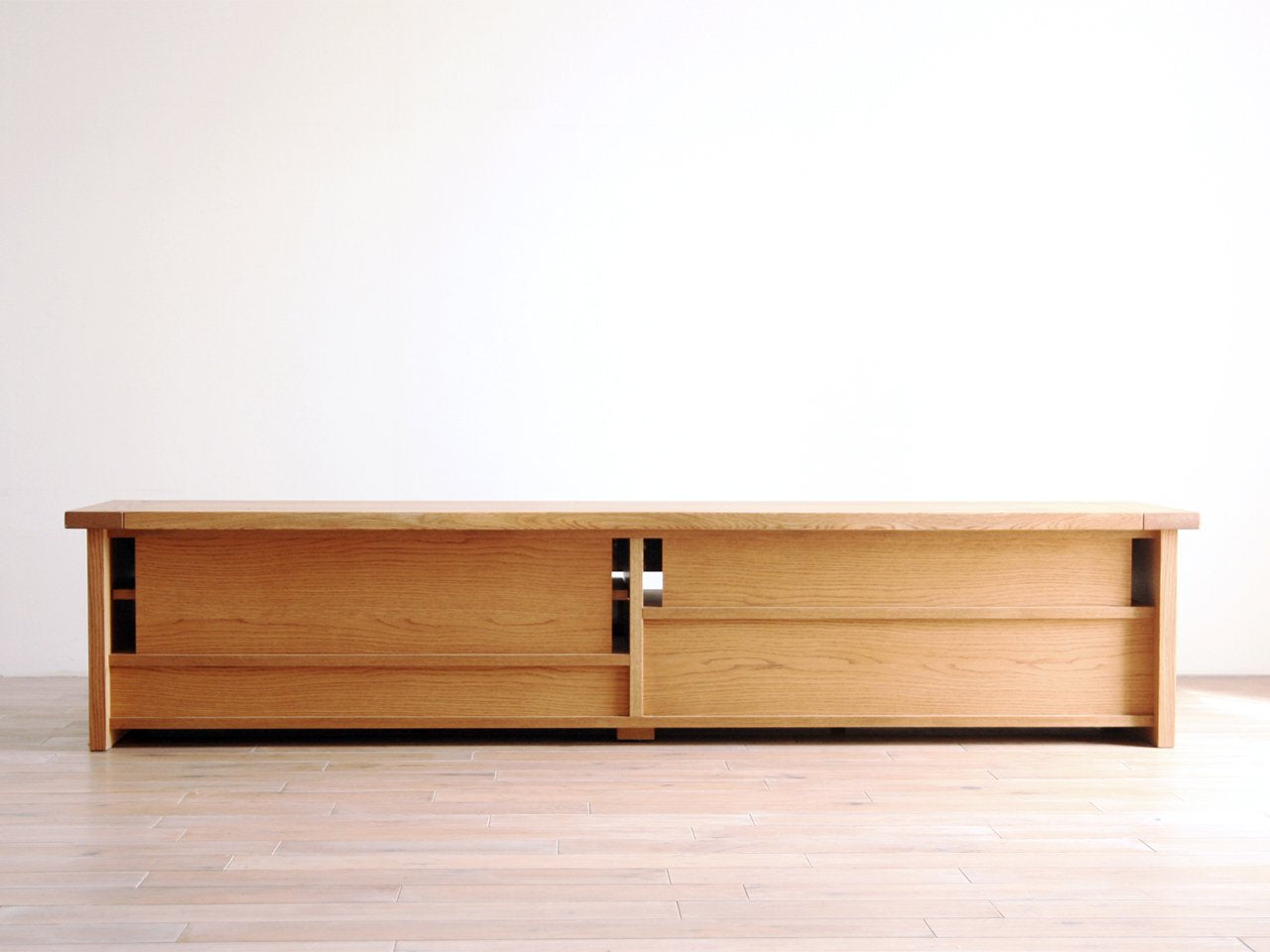 CIELO TV stand