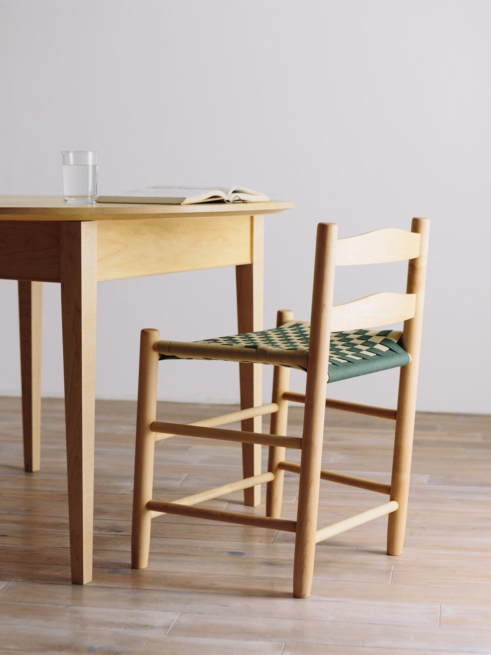 SHAKER Disc Table 105