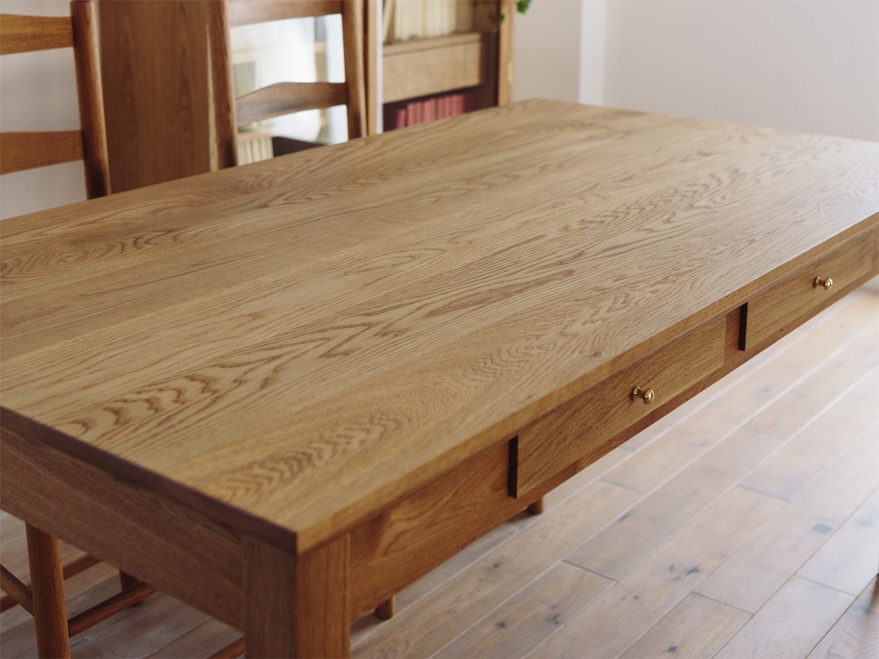 SHIRLEY dining table
