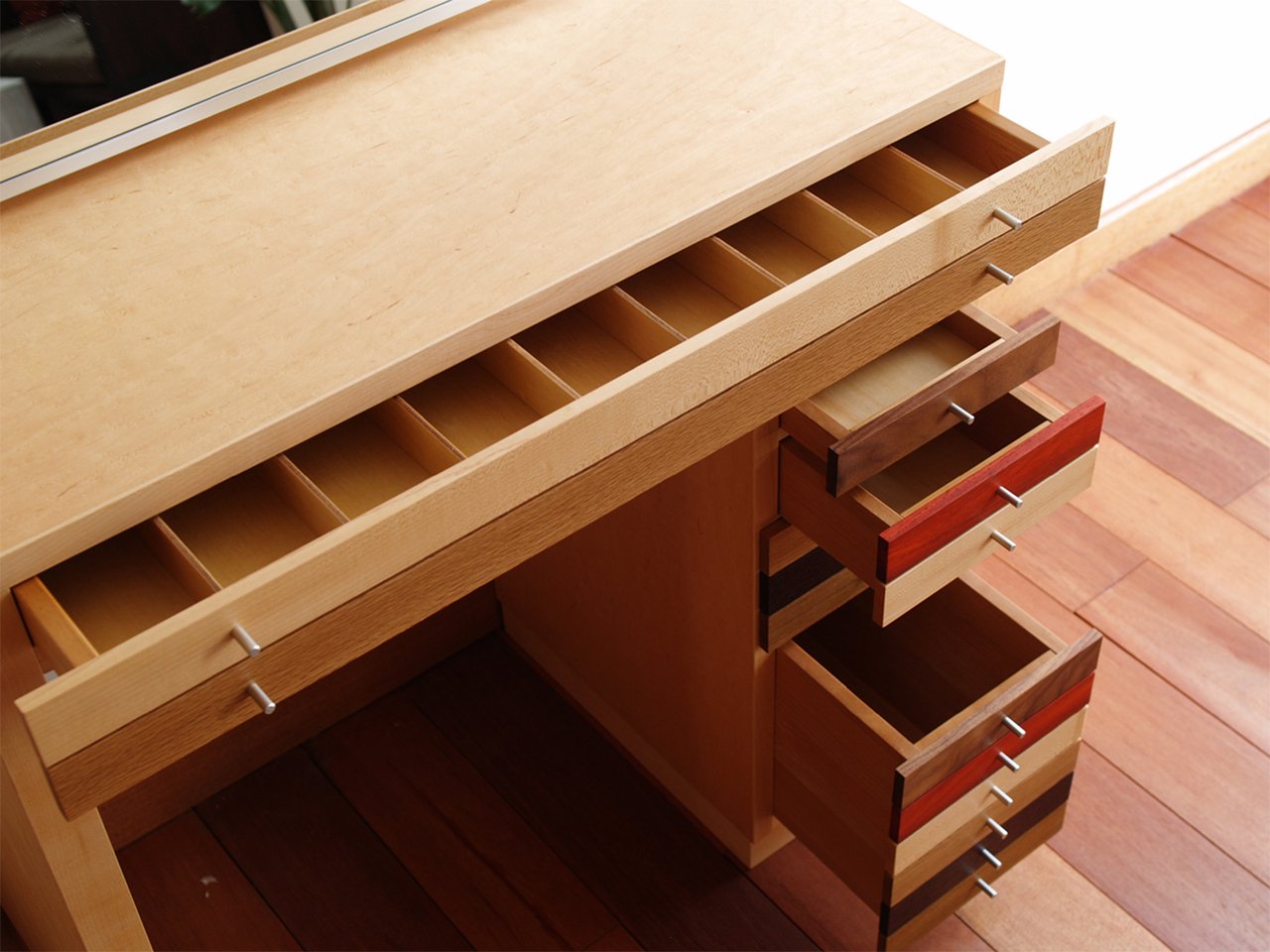 SONO Dresser Desk 074