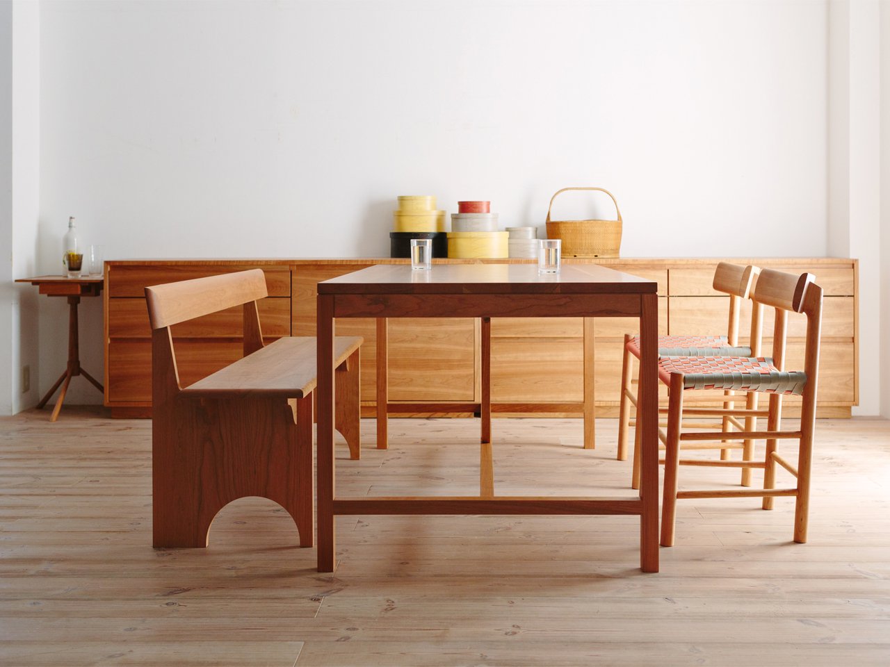 HARVARD dining table