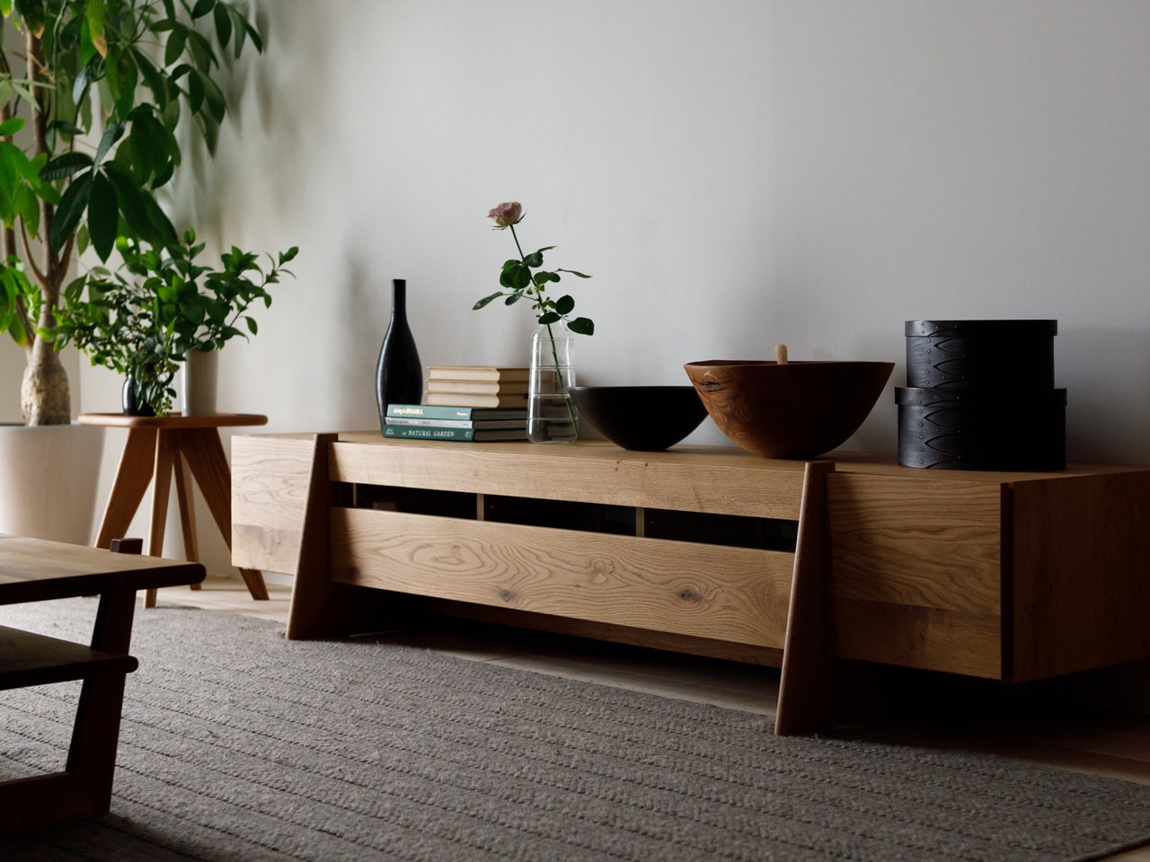 SERIO TV stand