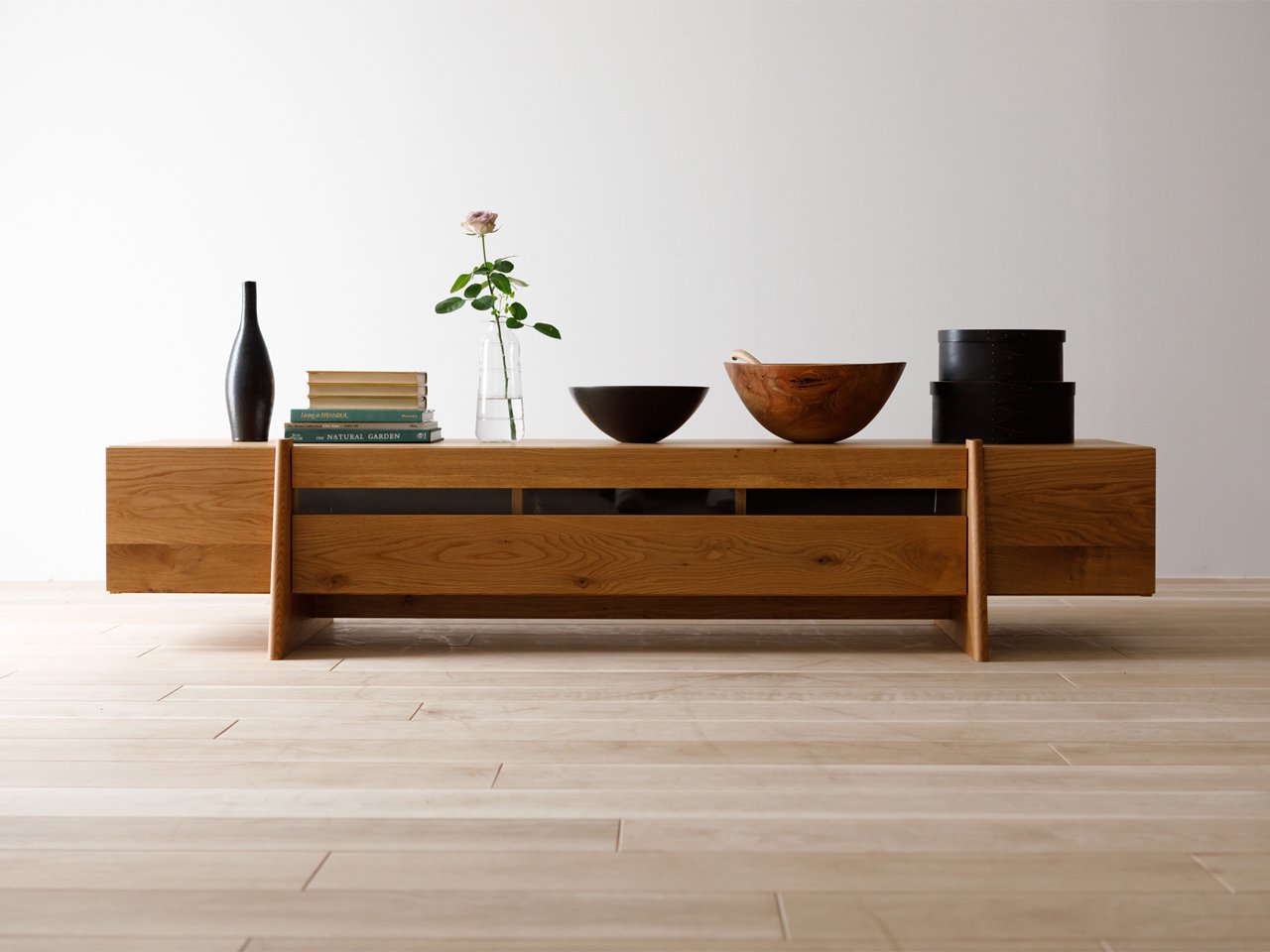 SERIO TV stand