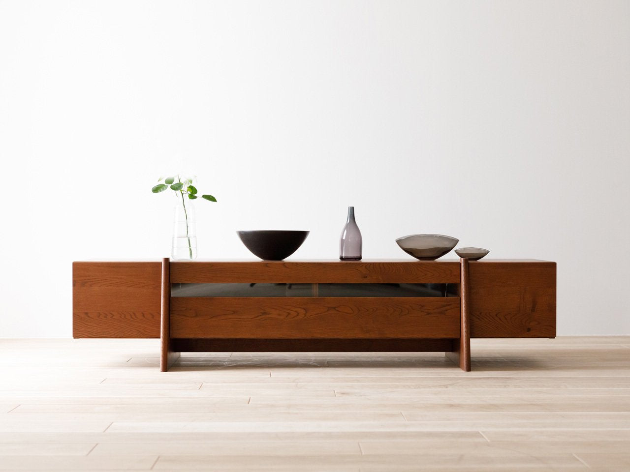 SERIO TV stand