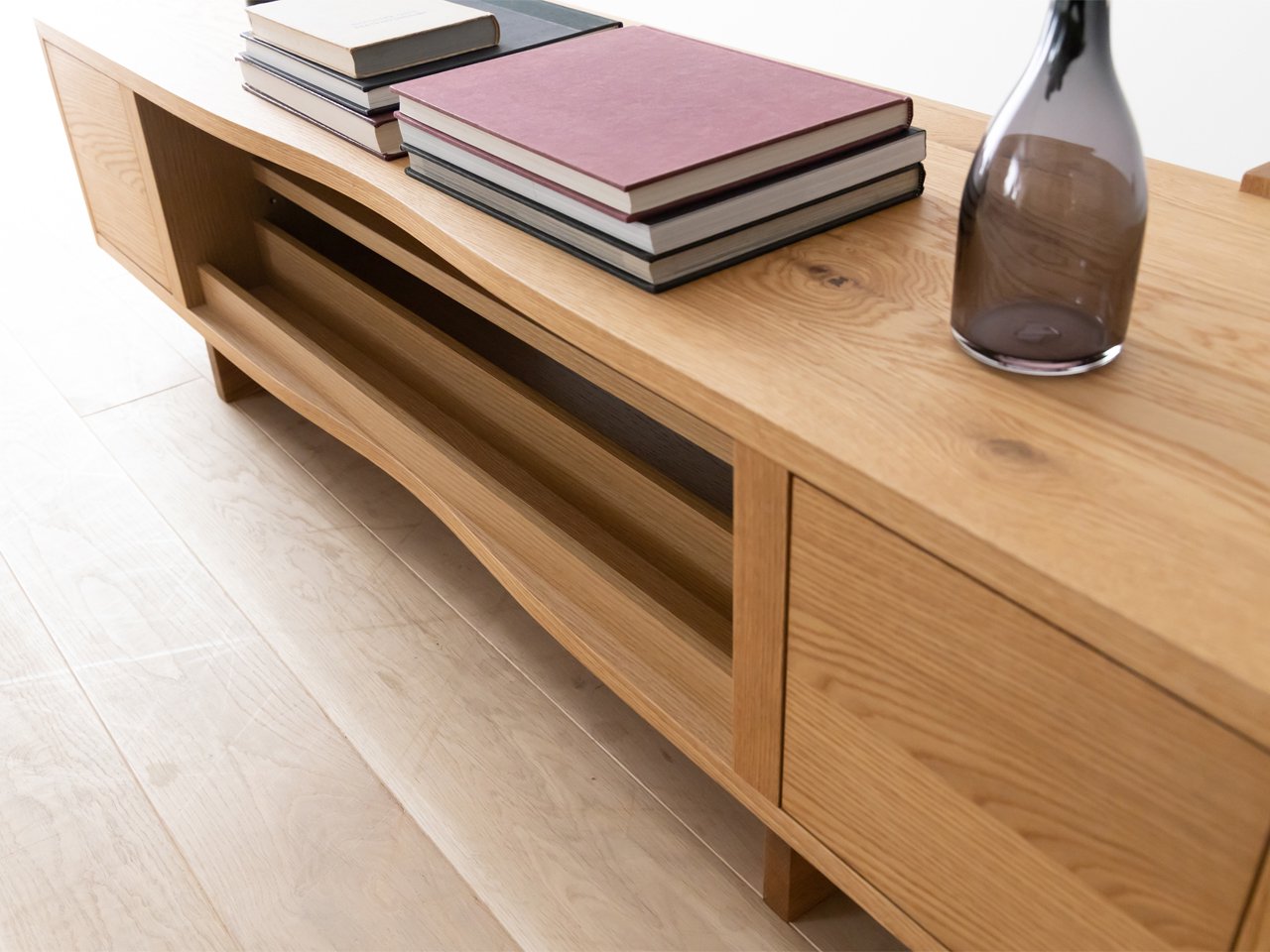 SERIO TV stand