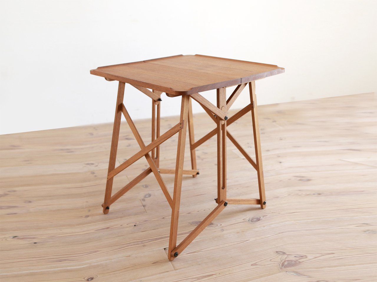 PIEGARE Table 056