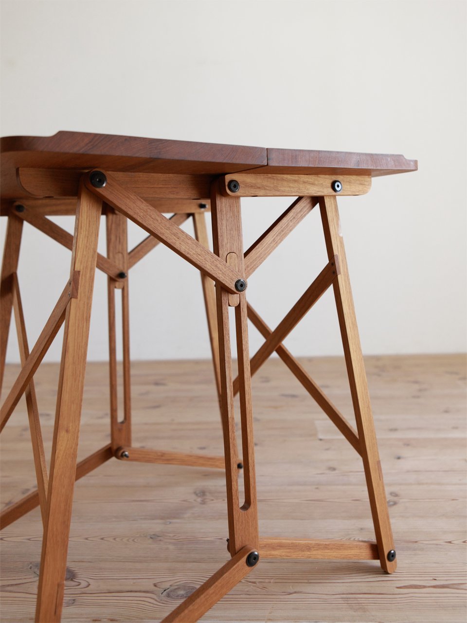 PIEGARE Table 056