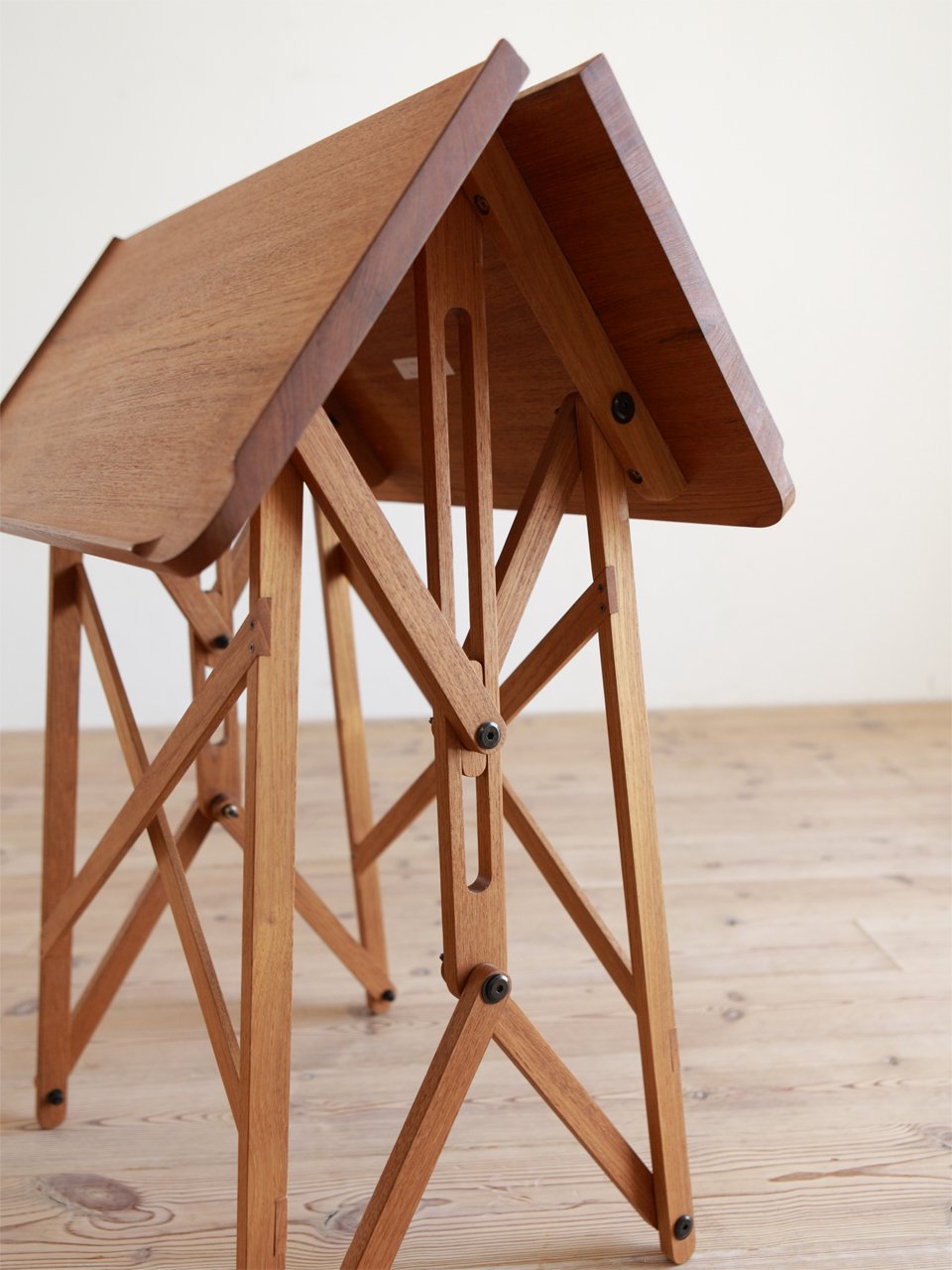 PIEGARE Table 056