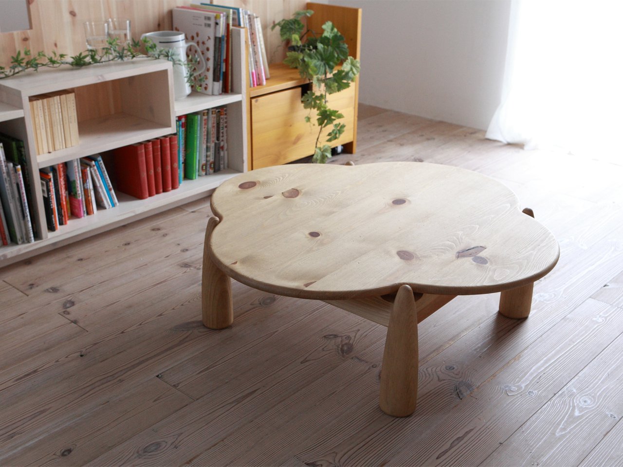 WF Kids Low Table 077