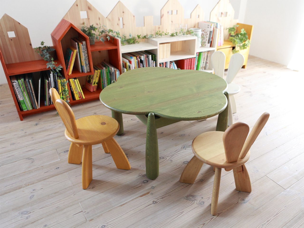 WF Kids High Table 077