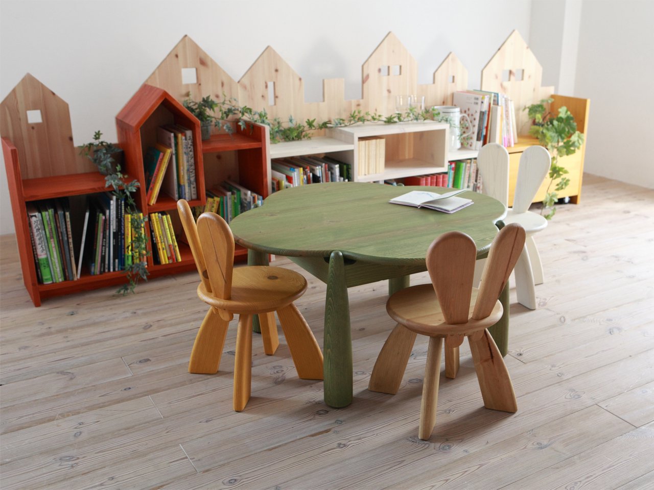 WF Kids High Table 077