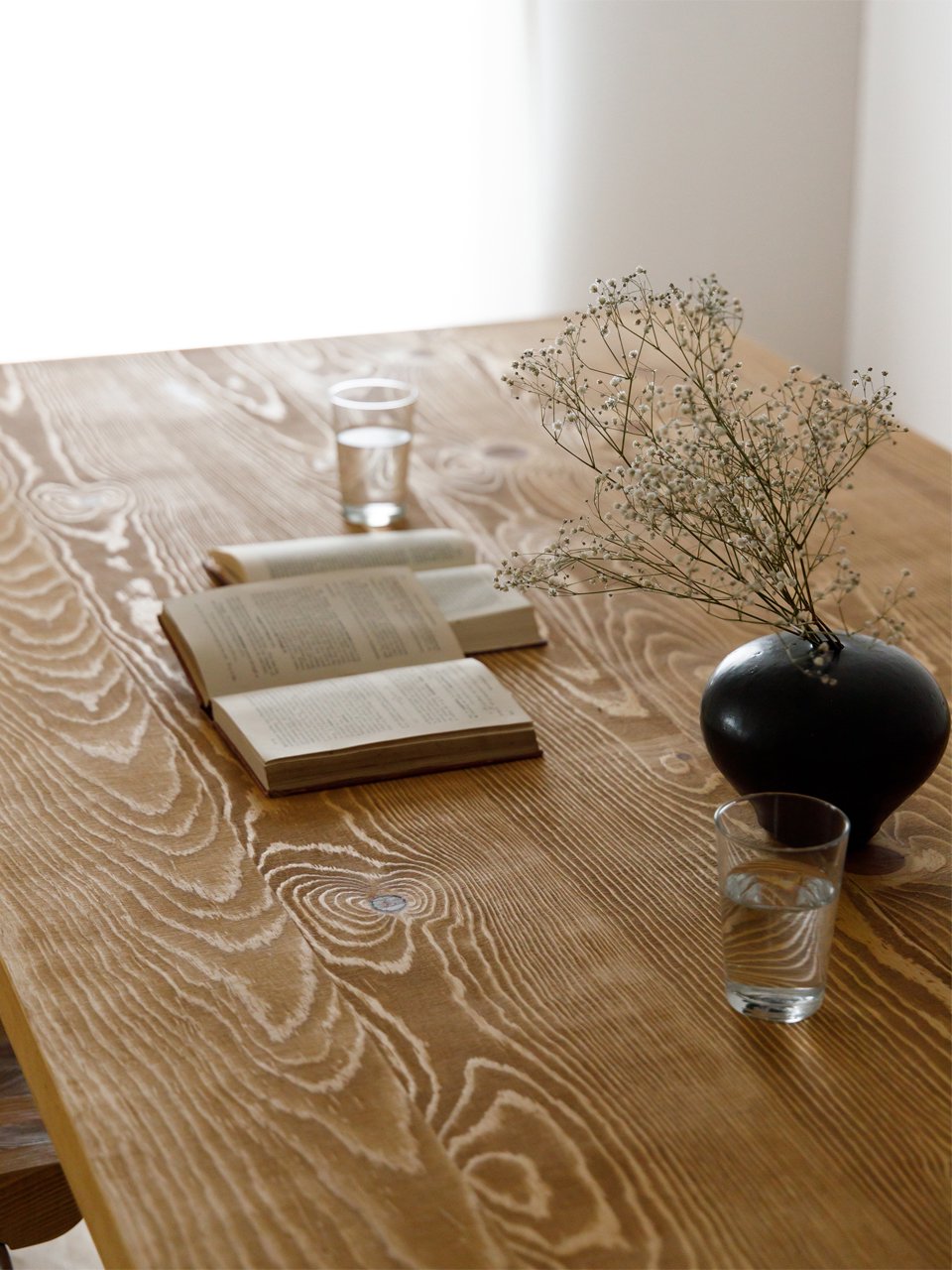 BAREFOOT dining table