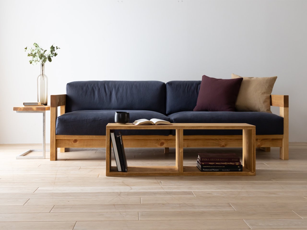 BAREFOOT side table