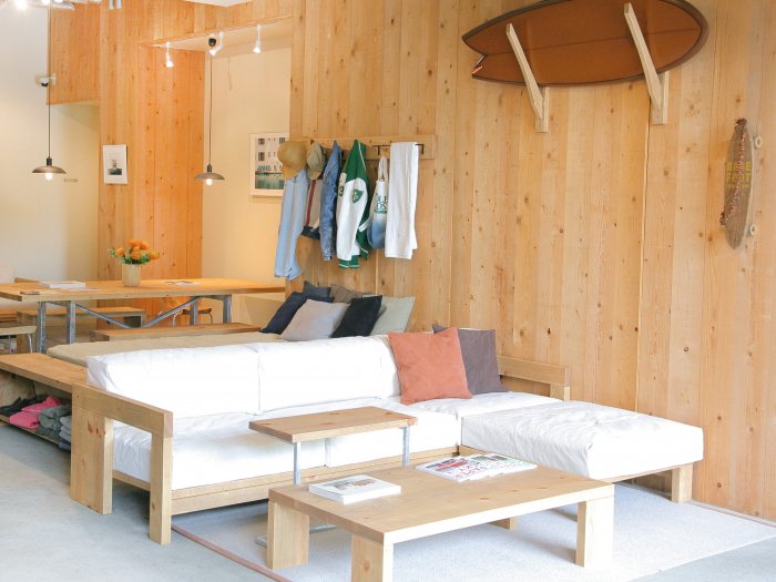 BAREFOOT side table