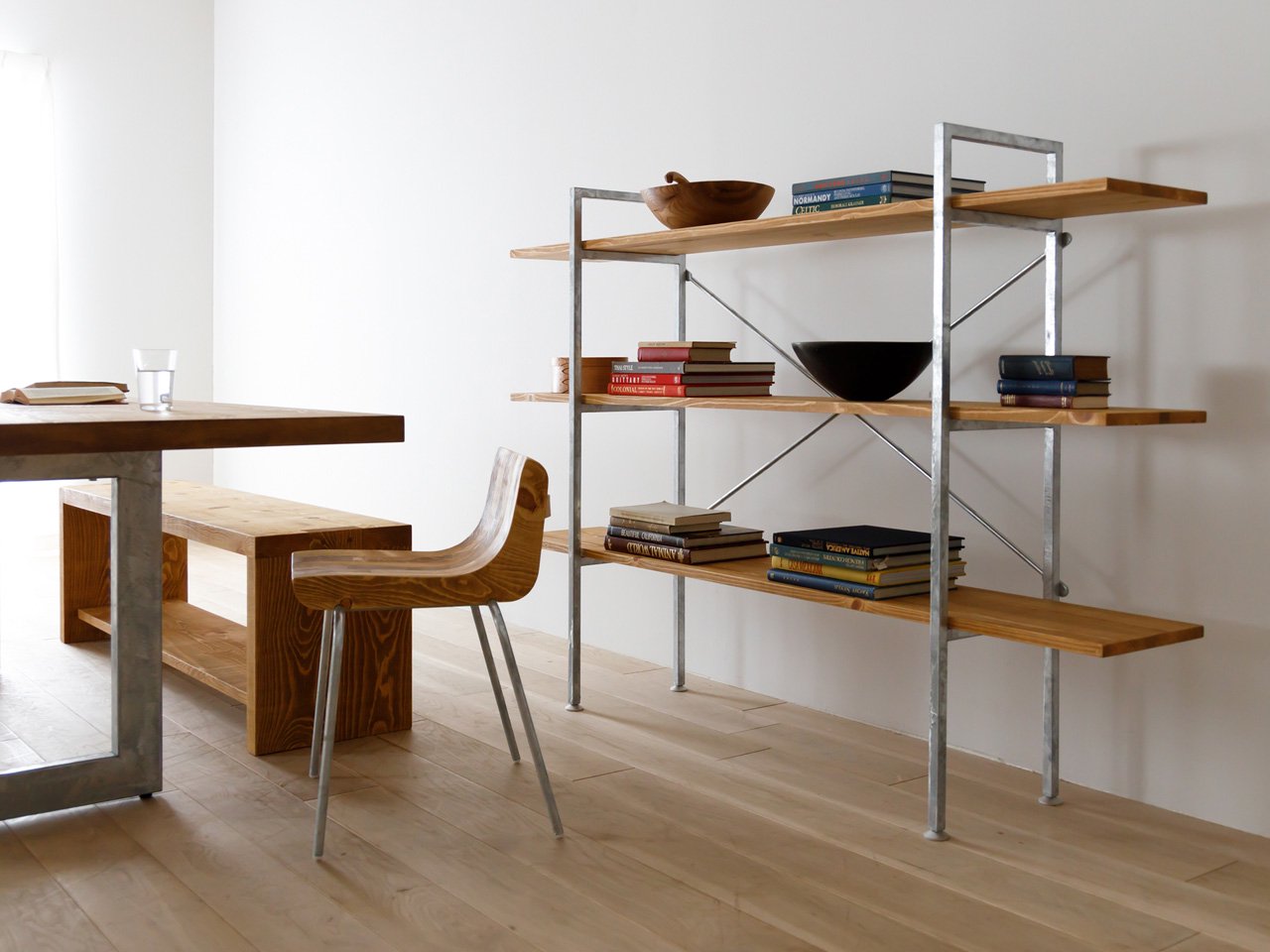 BAREFOOT shelf