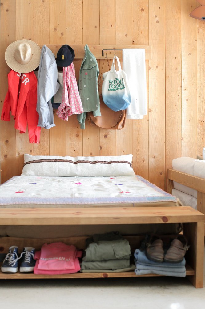 BAREFOOT bed