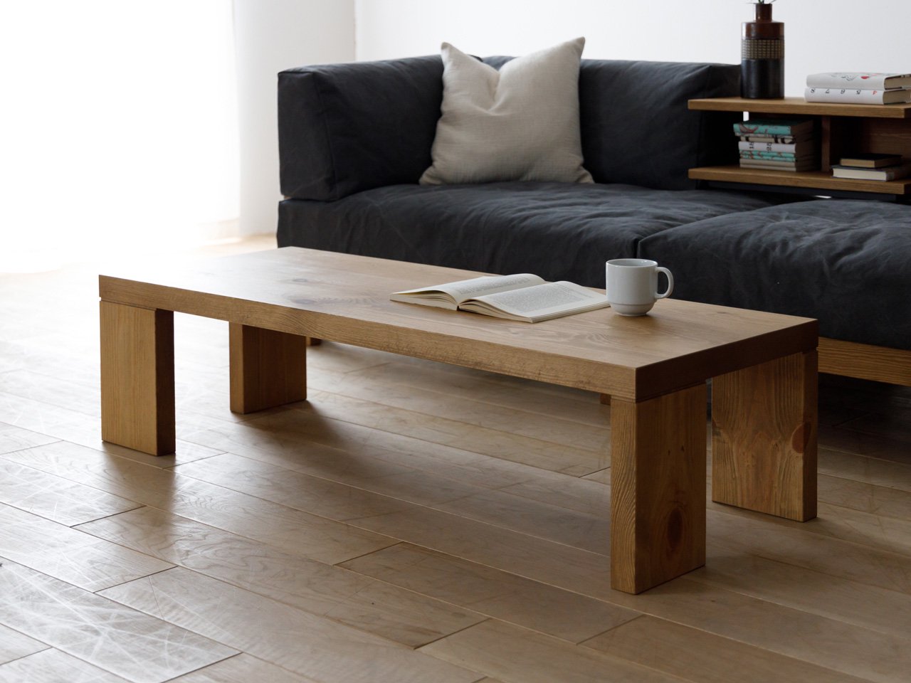 STABILE coffee table
