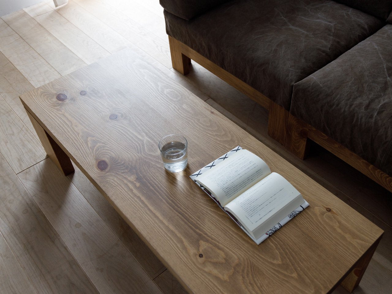 STABILE coffee table