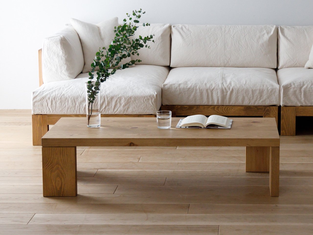 STABILE coffee table