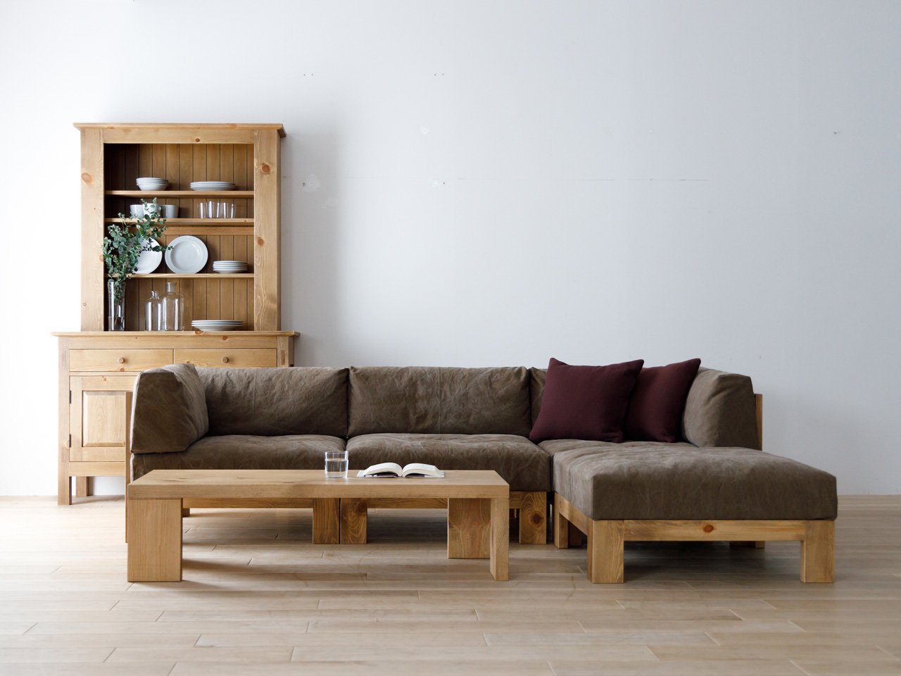 STABILE coffee table