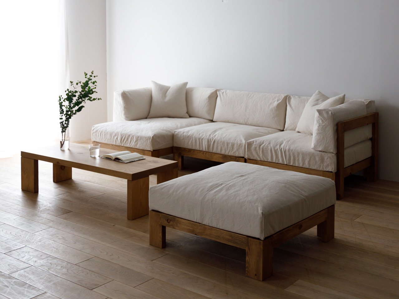 STABILE Ottoman 082