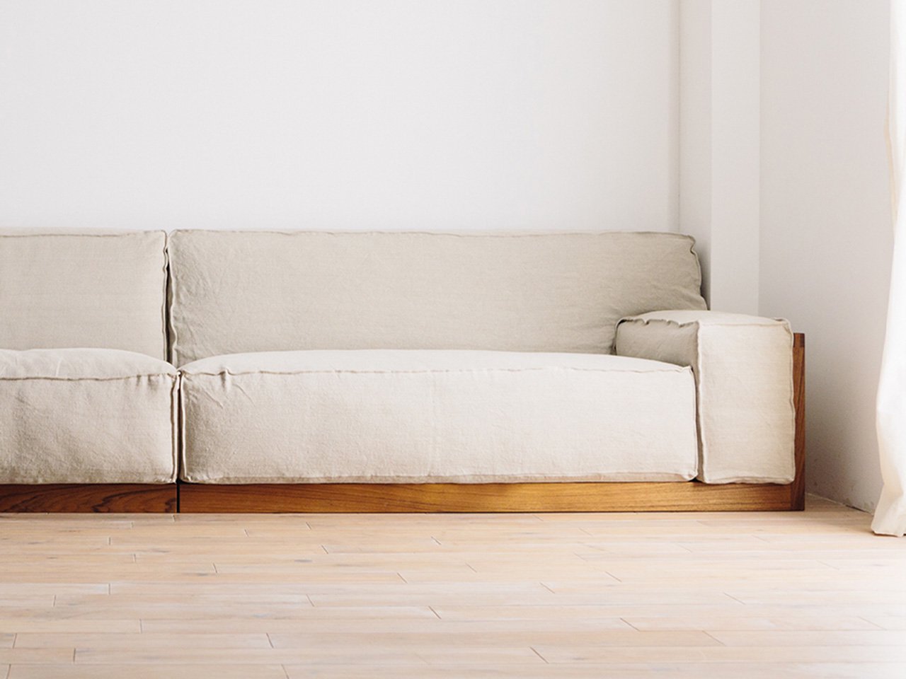 CORNICE Block One Arm Sofa