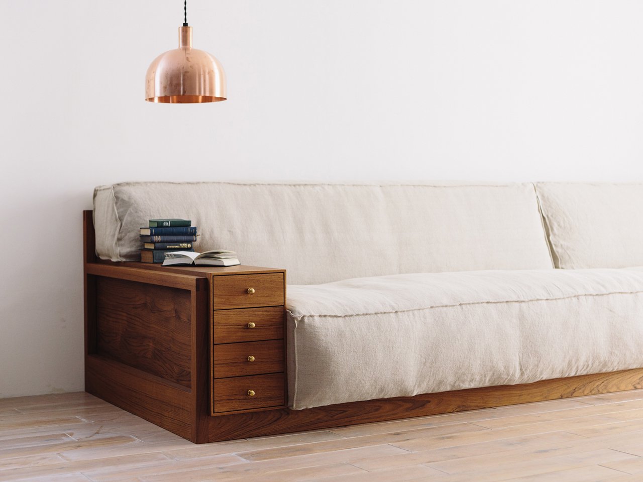 CORNICE Block One Arm Sofa Drawer