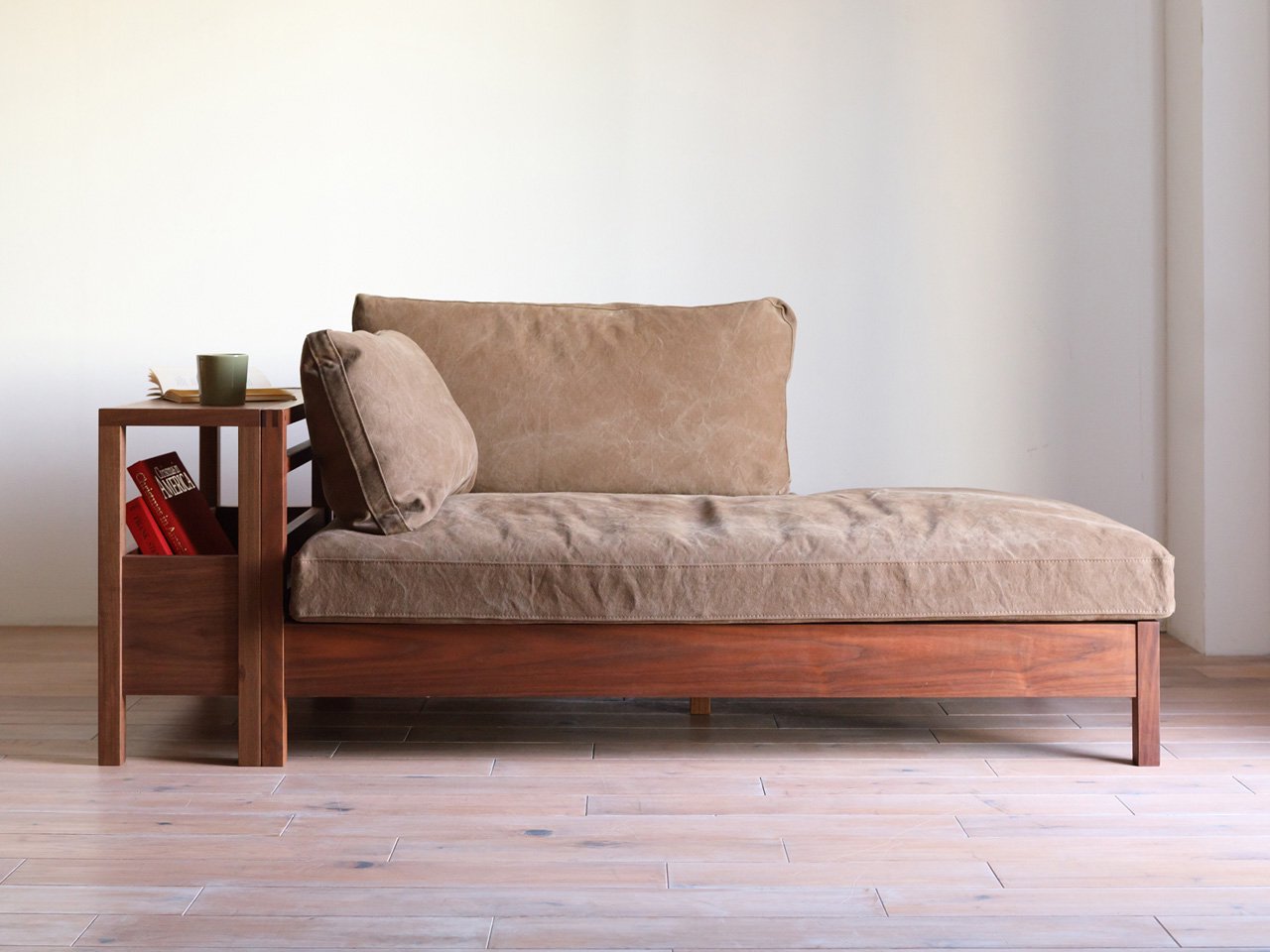 RIPOSO Couch 136