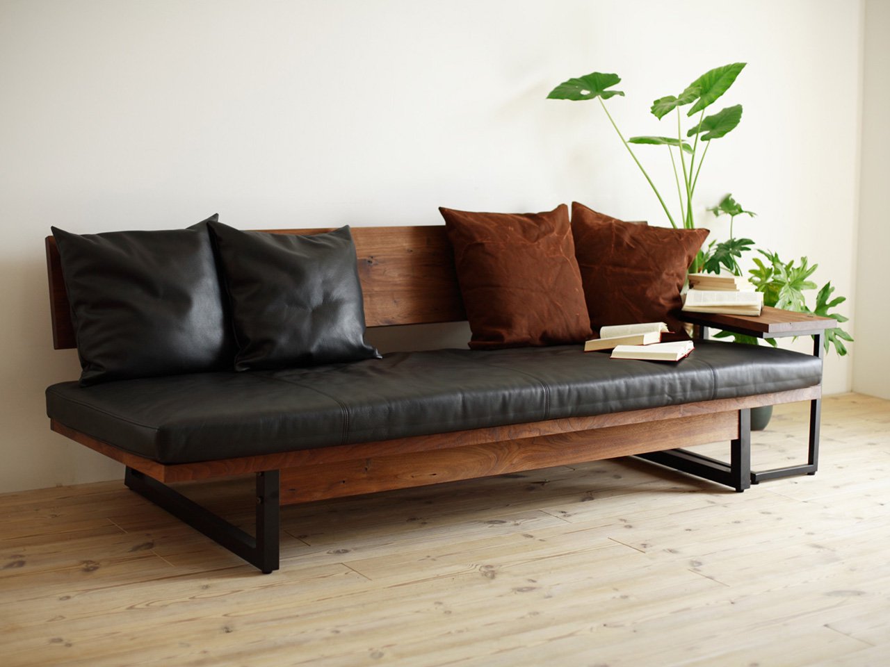 FREX Sofa 196