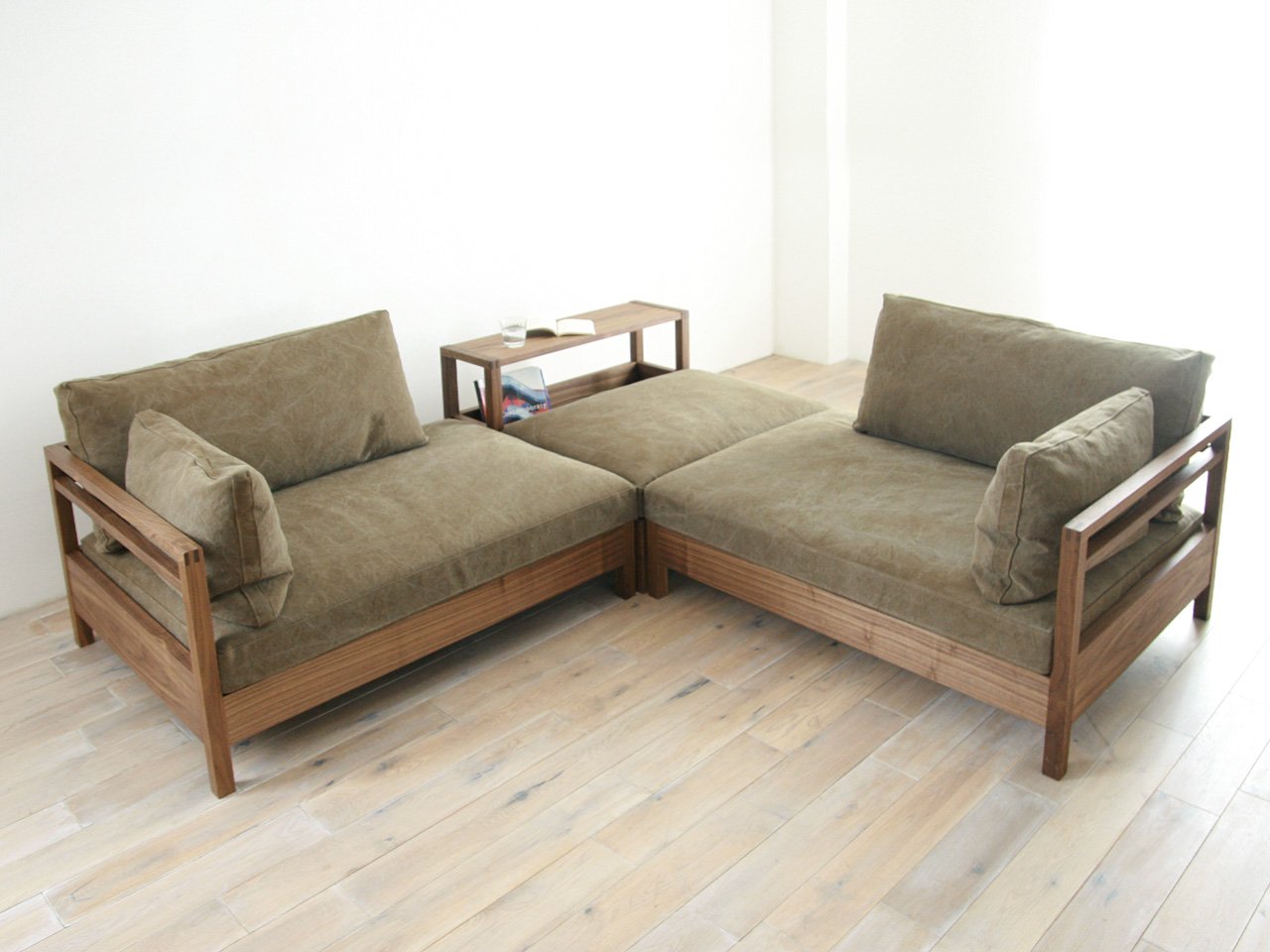 RIPOSO Couch 105