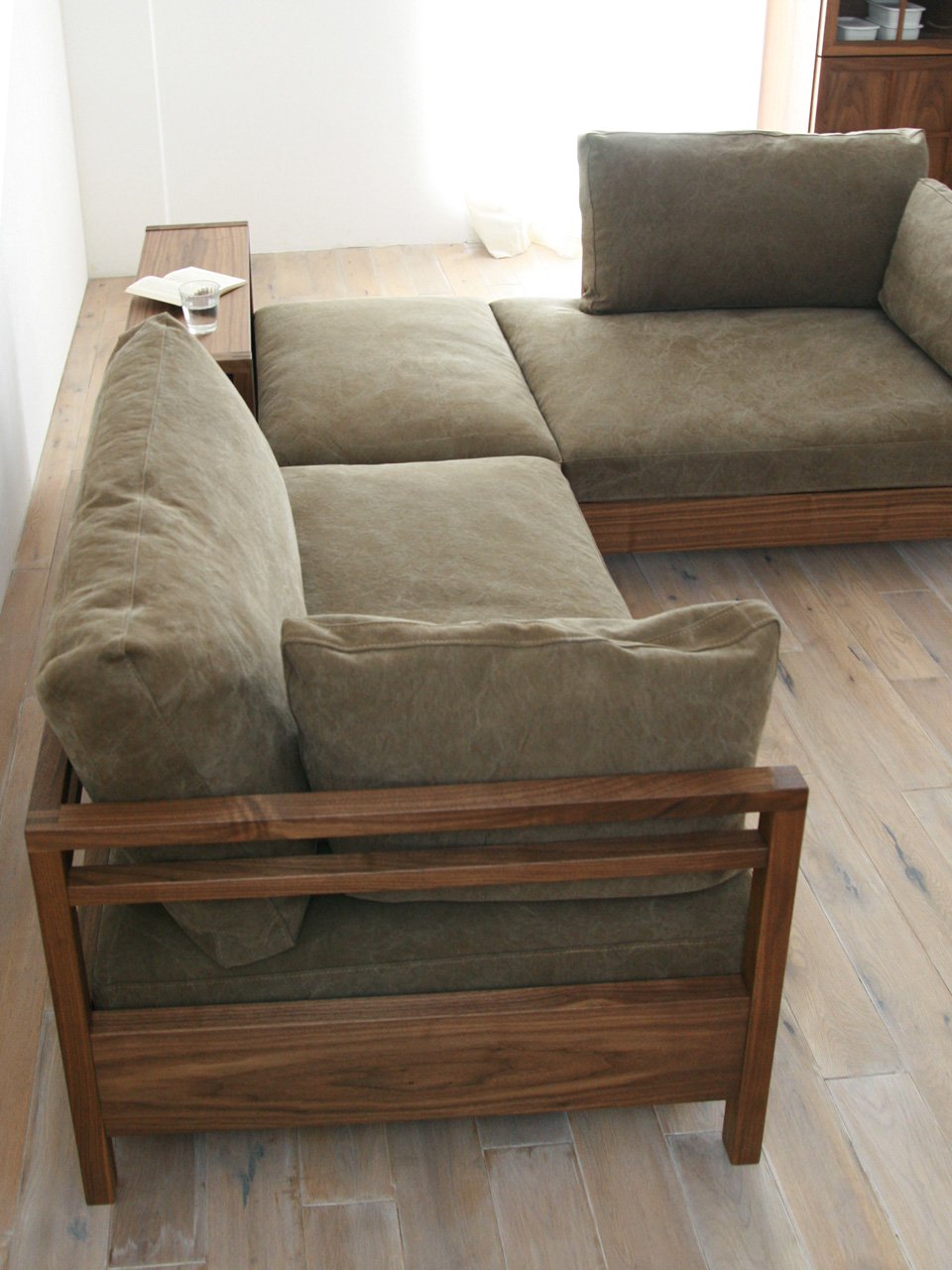 RIPOSO Couch 105