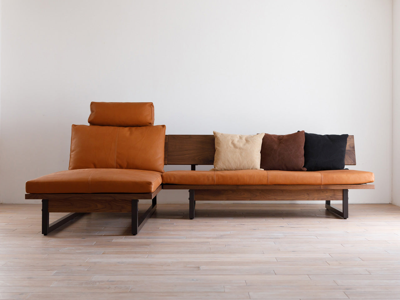 FREX Sofa 196