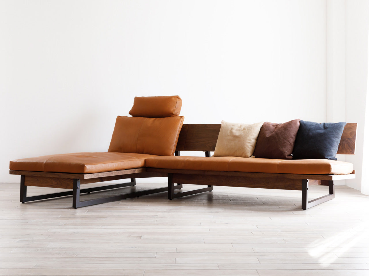 FREX Sofa 196