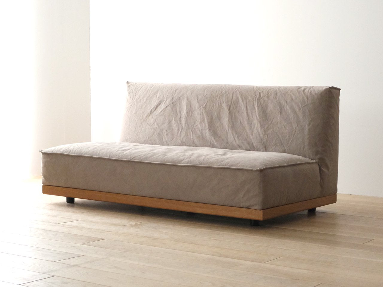 PIATTA Armless Sofa 140