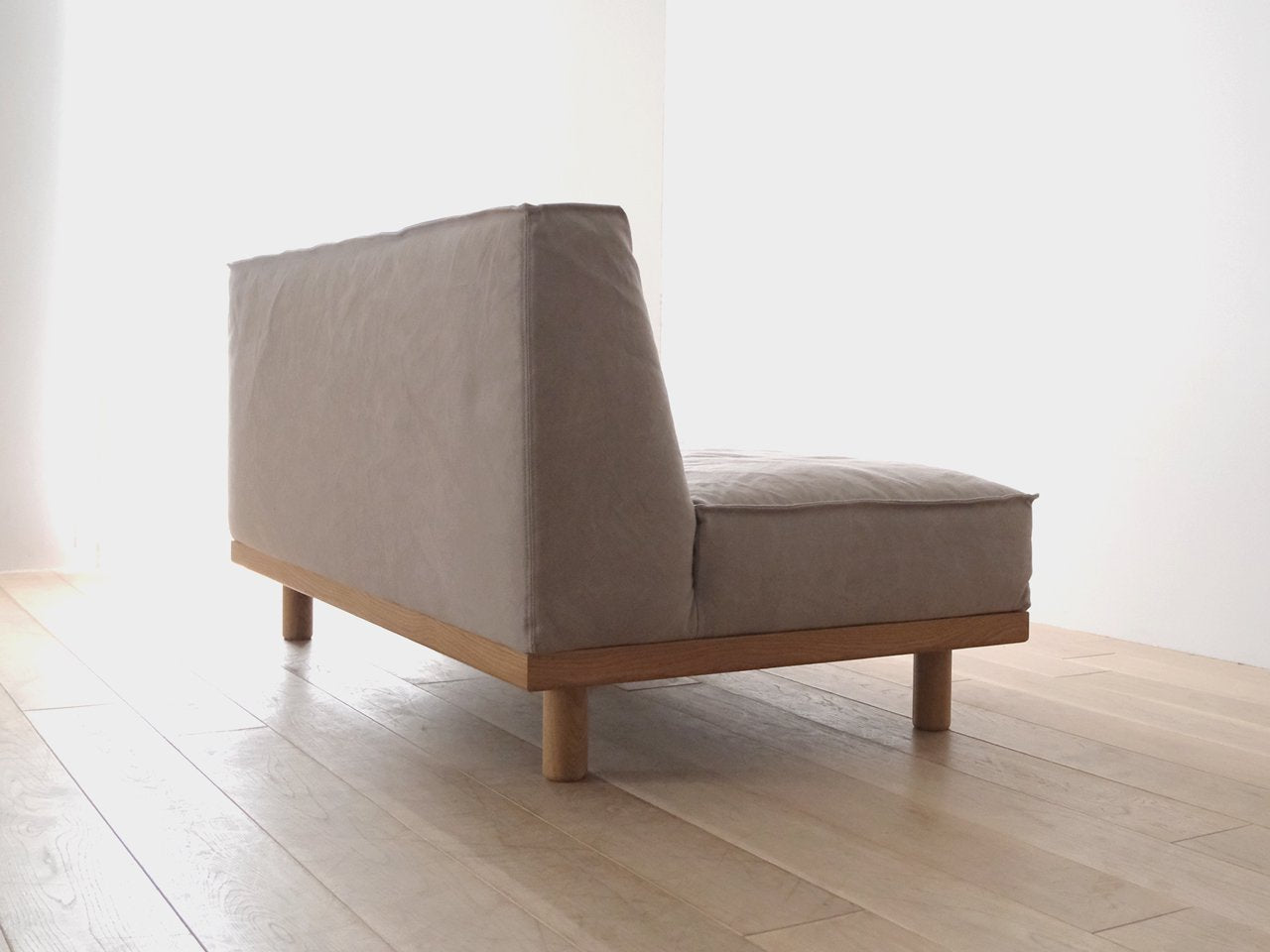 PIATTA Armless Sofa 140
