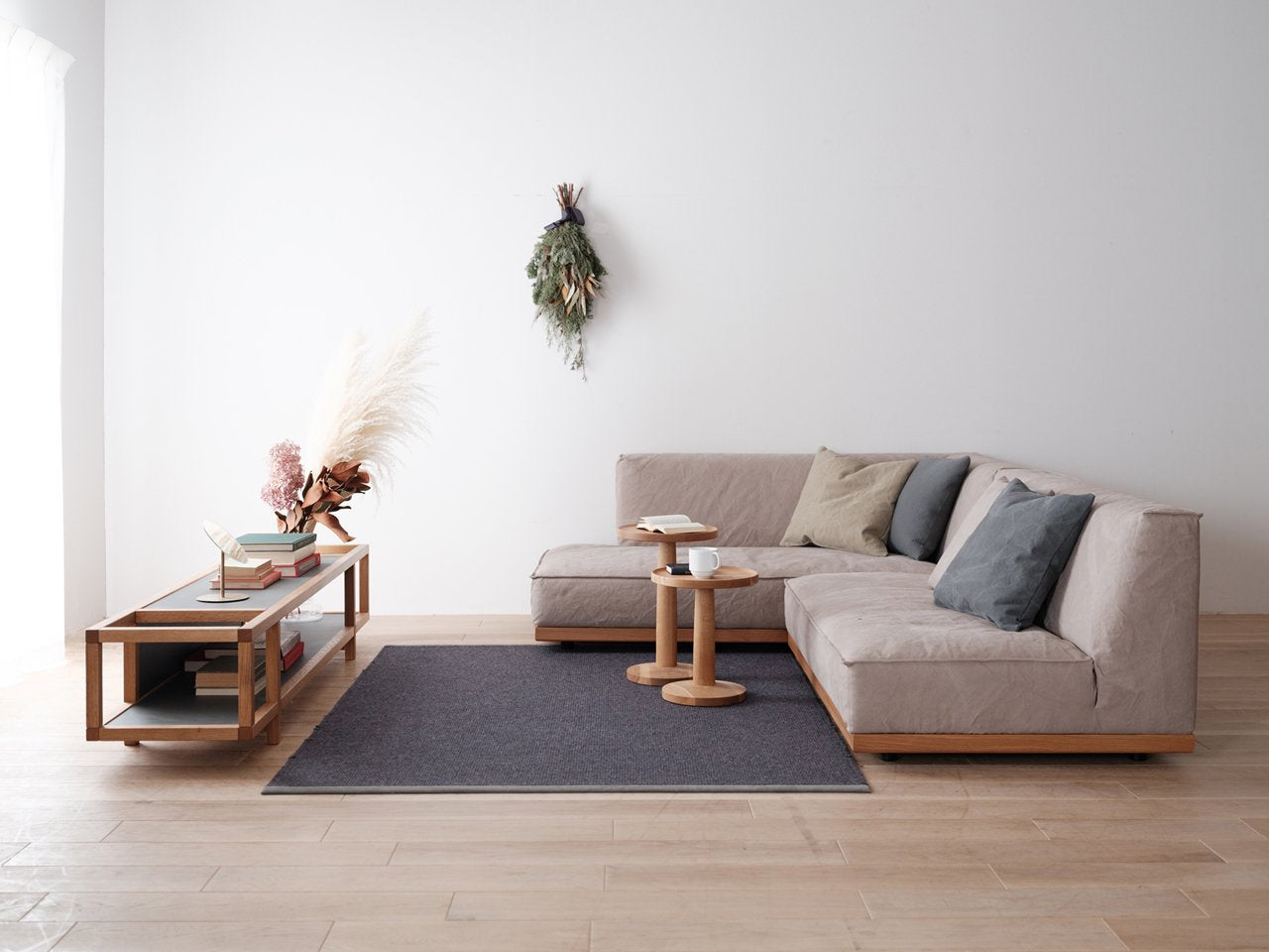 PIATTA Armless Sofa 140